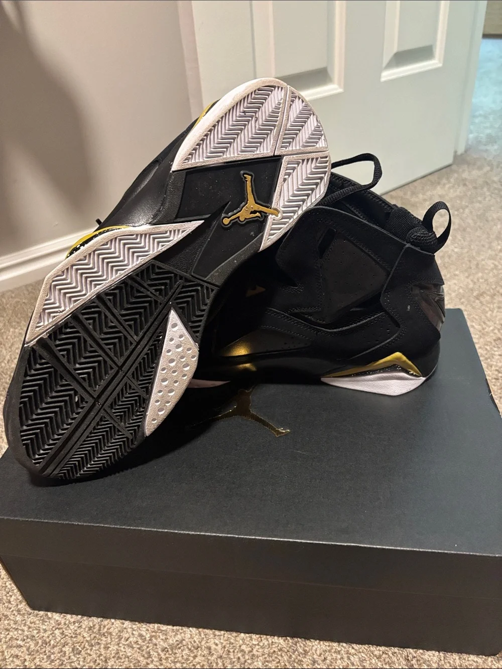 Men's Black and Yellow Basketball Sneakers